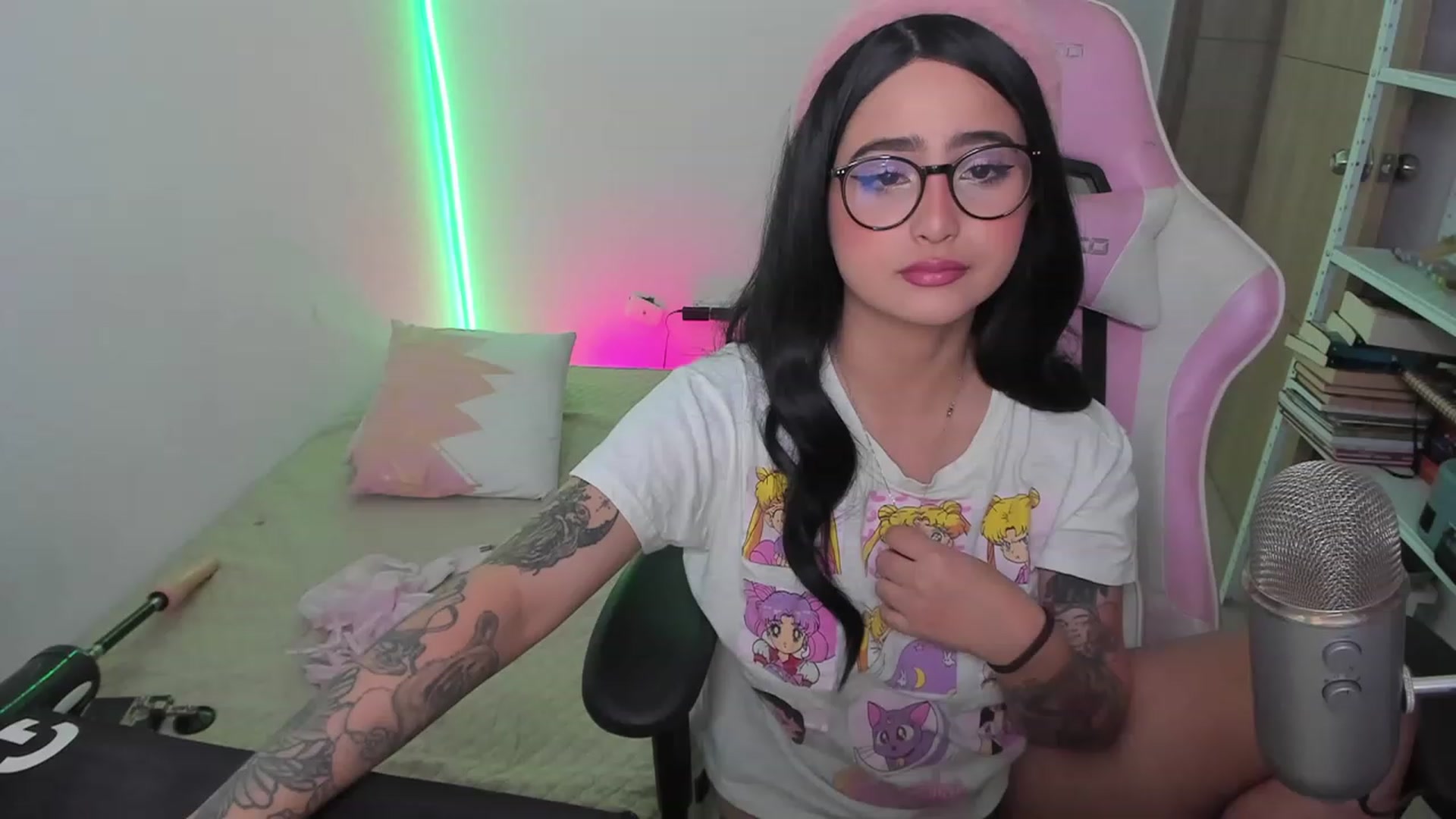 Gallery image thumbnail from cutienanii's myfreecams stream on, 12/16/2022, 05:32 image 20 of 20