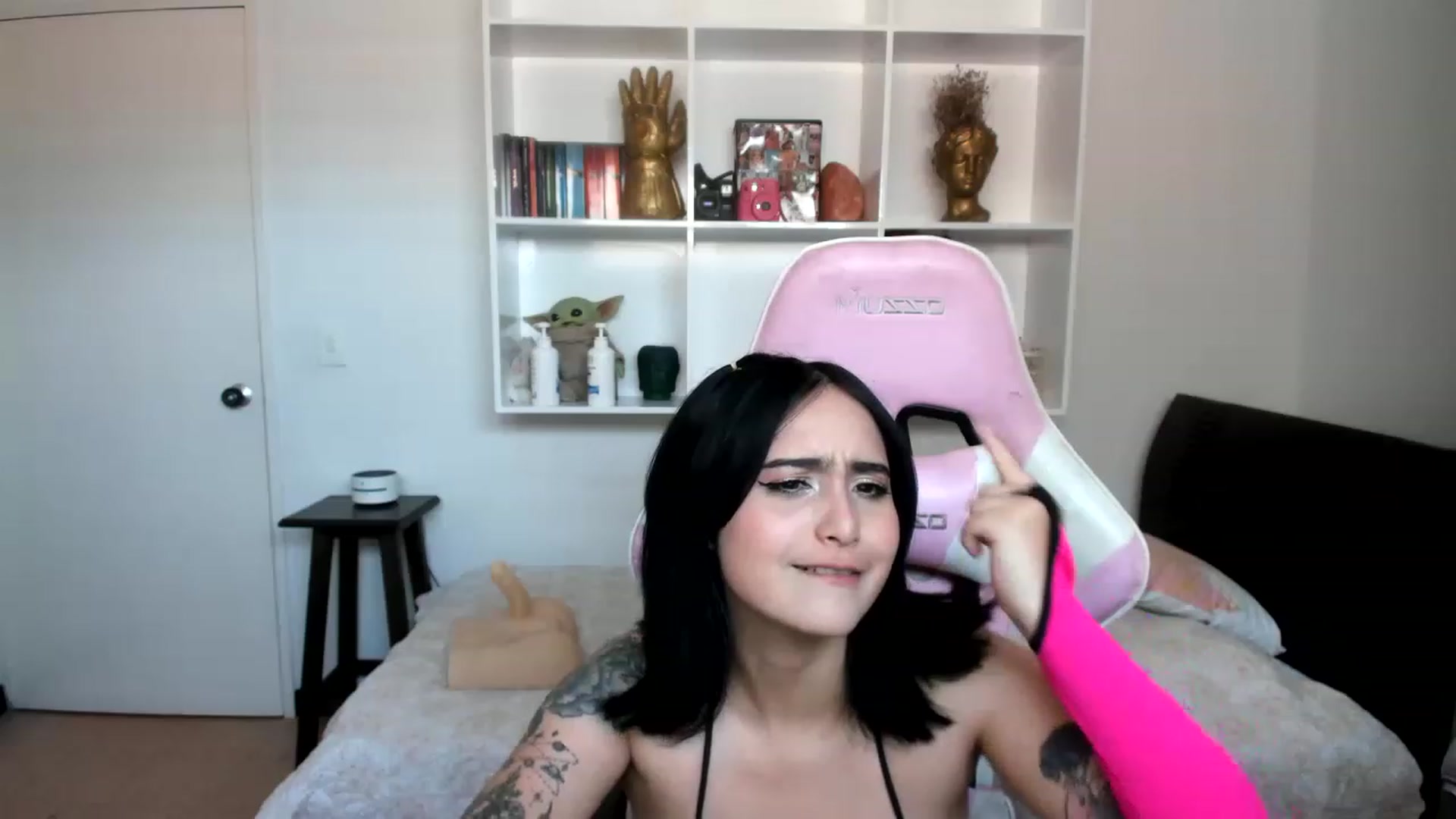 Gallery image thumbnail from cutienanii's myfreecams stream on, 03/31/2023, 21:44 image 7 of 20