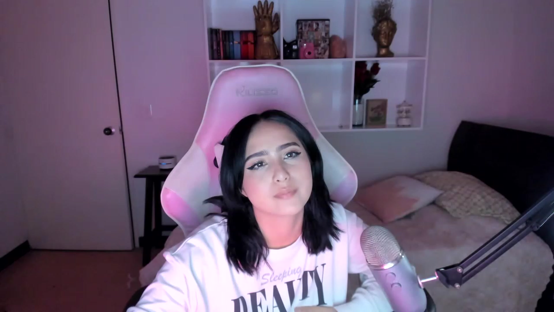 Gallery image thumbnail from cutienanii's myfreecams stream on, 04/02/2023, 02:51 image 7 of 20