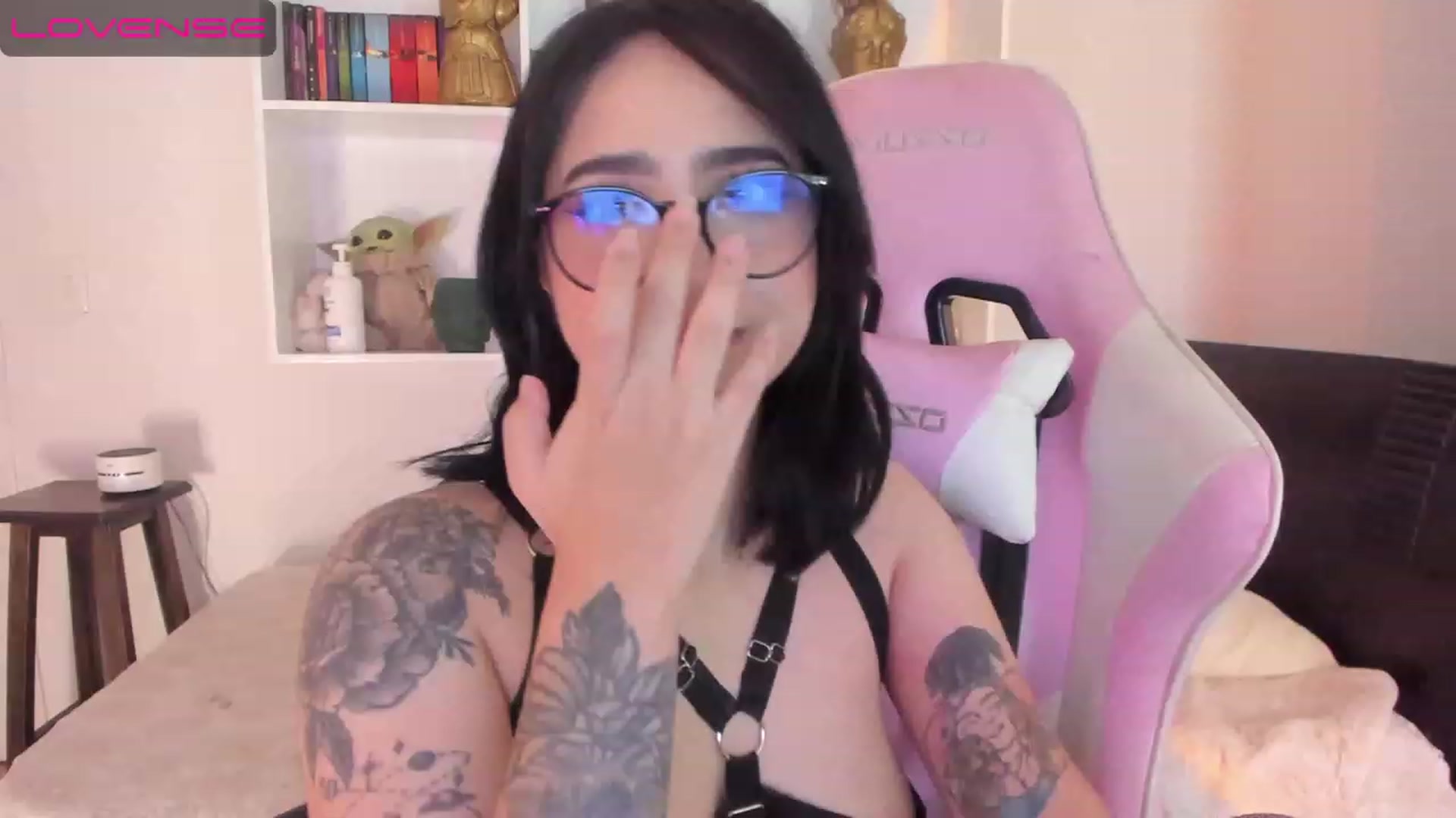 Gallery image thumbnail from cutienanii's myfreecams stream on, 04/05/2023, 04:00 image 17 of 20