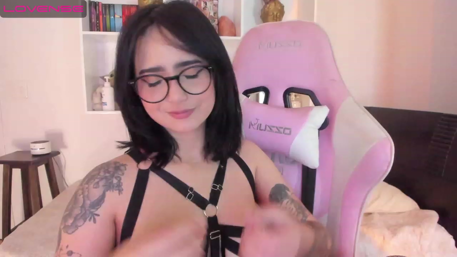 Gallery image thumbnail from cutienanii's myfreecams stream on, 04/05/2023, 04:00 image 20 of 20