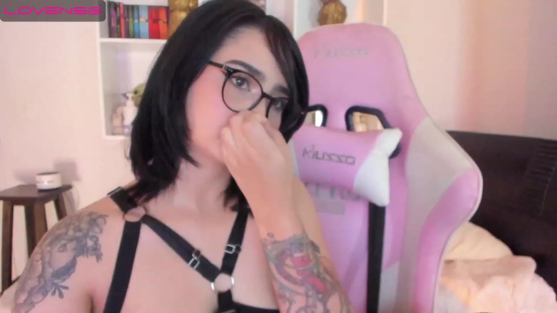 Gallery image thumbnail from cutienanii's myfreecams stream on, 04/05/2023, 04:00 image 14 of 20