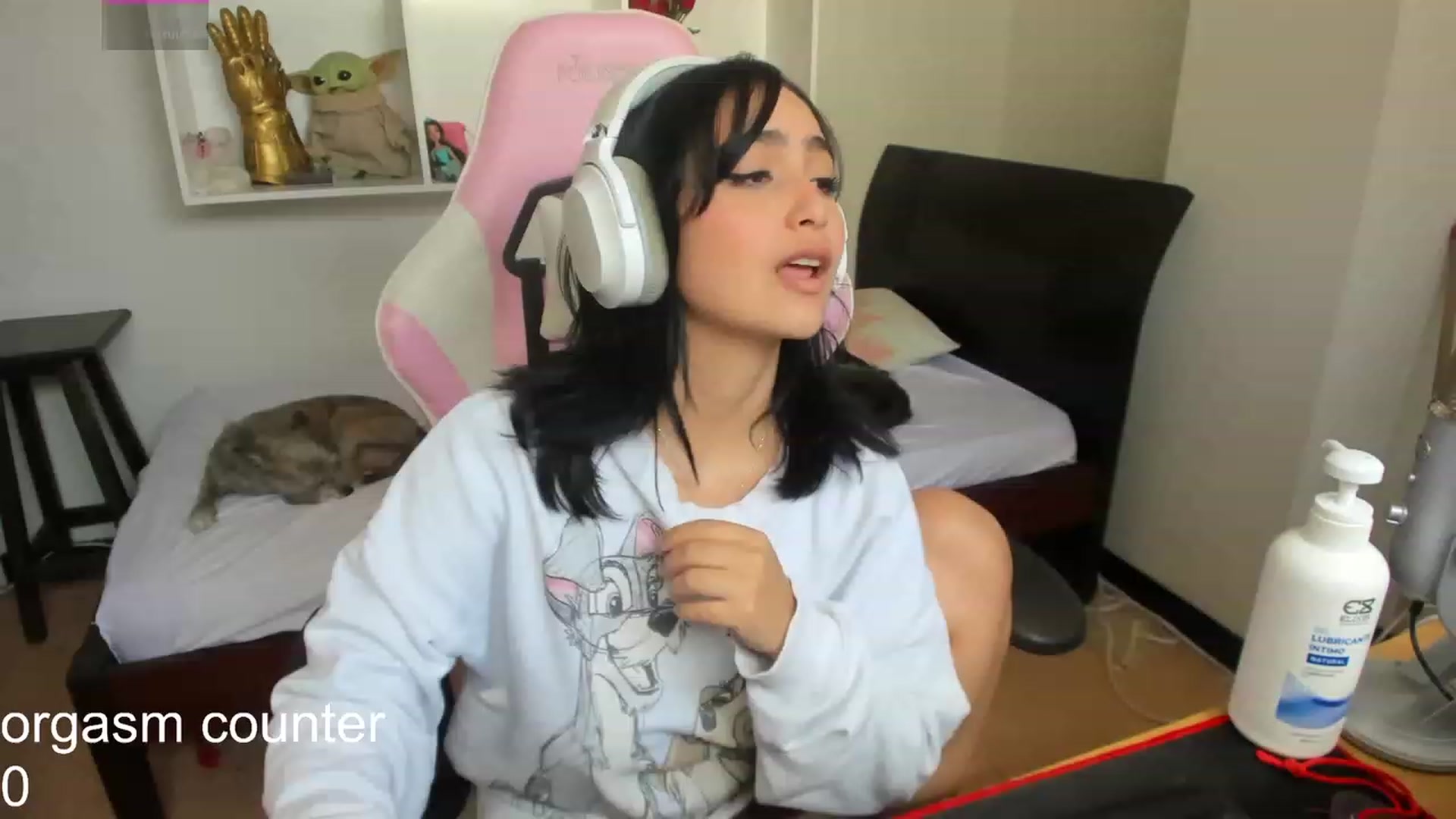 Gallery image thumbnail from cutienanii's myfreecams stream on, 05/18/2023, 17:20 image 9 of 20