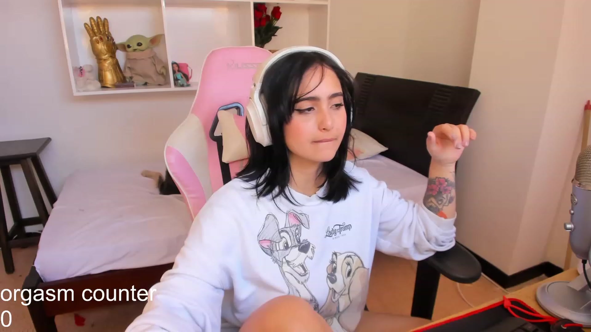 Gallery image thumbnail from cutienanii's myfreecams stream on, 05/18/2023, 17:20 image 20 of 20