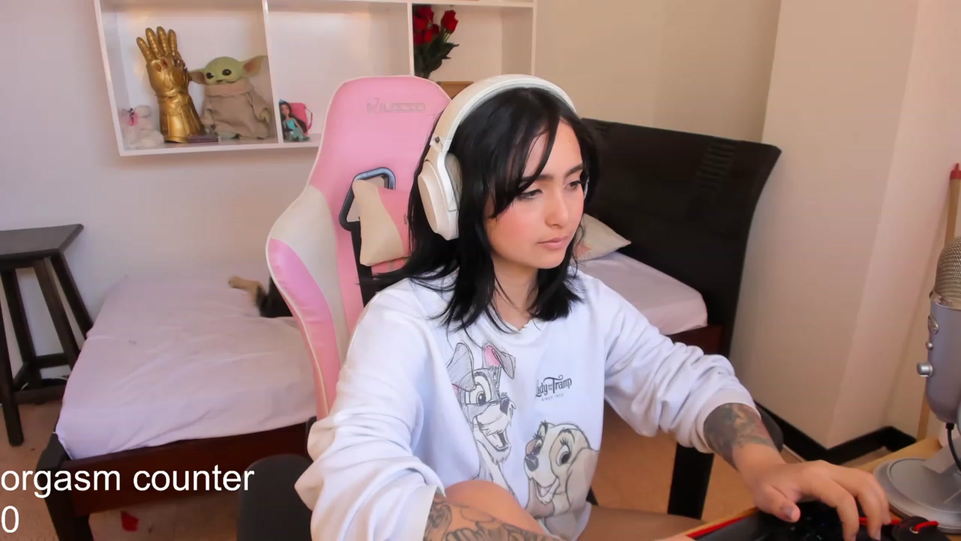 Gallery image thumbnail from cutienanii's myfreecams stream on, 05/18/2023, 17:20 image 19 of 20
