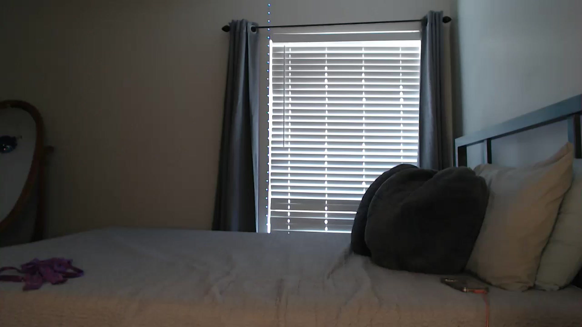 Gallery image thumbnail from cutiepie1113's myfreecams stream on, 05/05/2023, 18:34 image 10 of 20