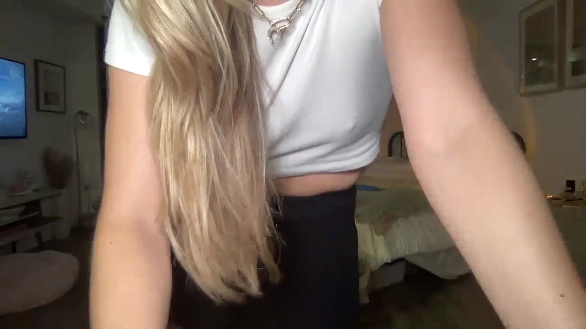 Gallery image thumbnail from cutiepiekayla's myfreecams stream on, 01/03/2024, 02:04 image 20 of 20