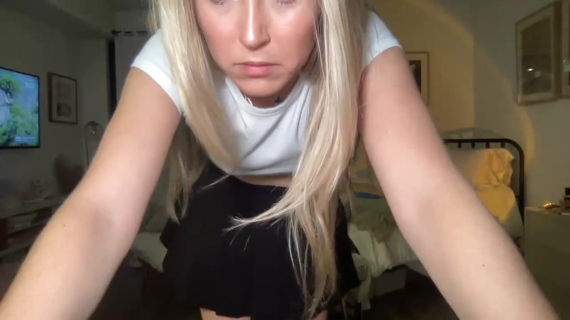 Gallery image thumbnail from cutiepiekayla's myfreecams stream on, 01/03/2024, 02:04 image 12 of 20