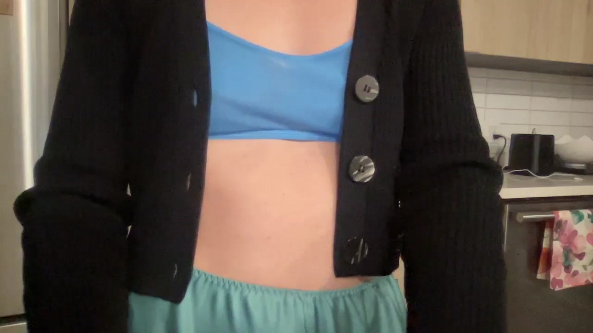 Gallery image thumbnail from cutiepiekayla's myfreecams stream on, 01/03/2024, 13:35 image 9 of 20