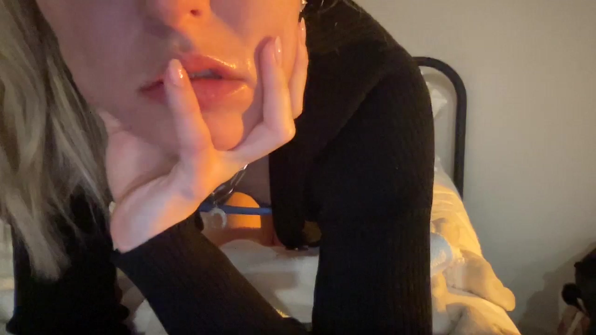 Gallery image thumbnail from cutiepiekayla's myfreecams stream on, 01/03/2024, 13:35 image 14 of 20