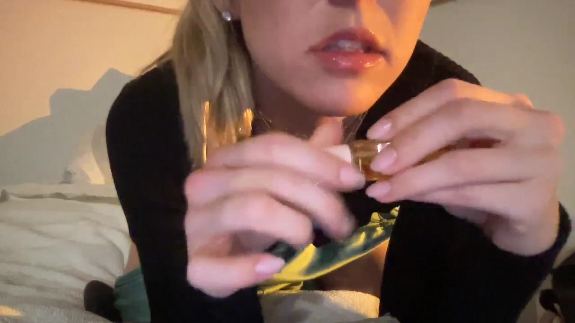 Gallery image thumbnail from cutiepiekayla's myfreecams stream on, 01/03/2024, 13:35 image 12 of 20