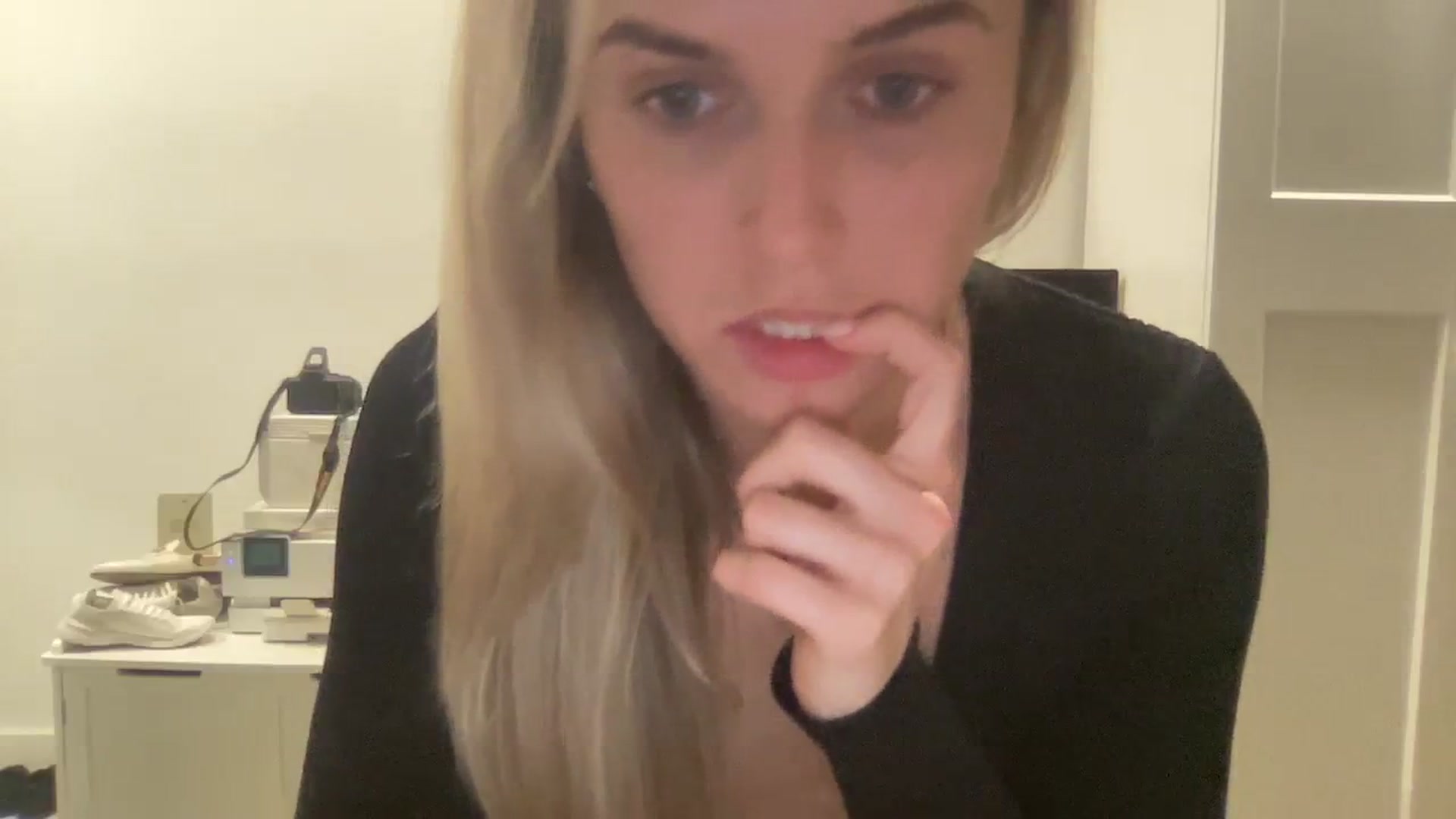 Gallery image thumbnail from cutiepiekayla's myfreecams stream on, 01/04/2024, 03:06 image 10 of 20