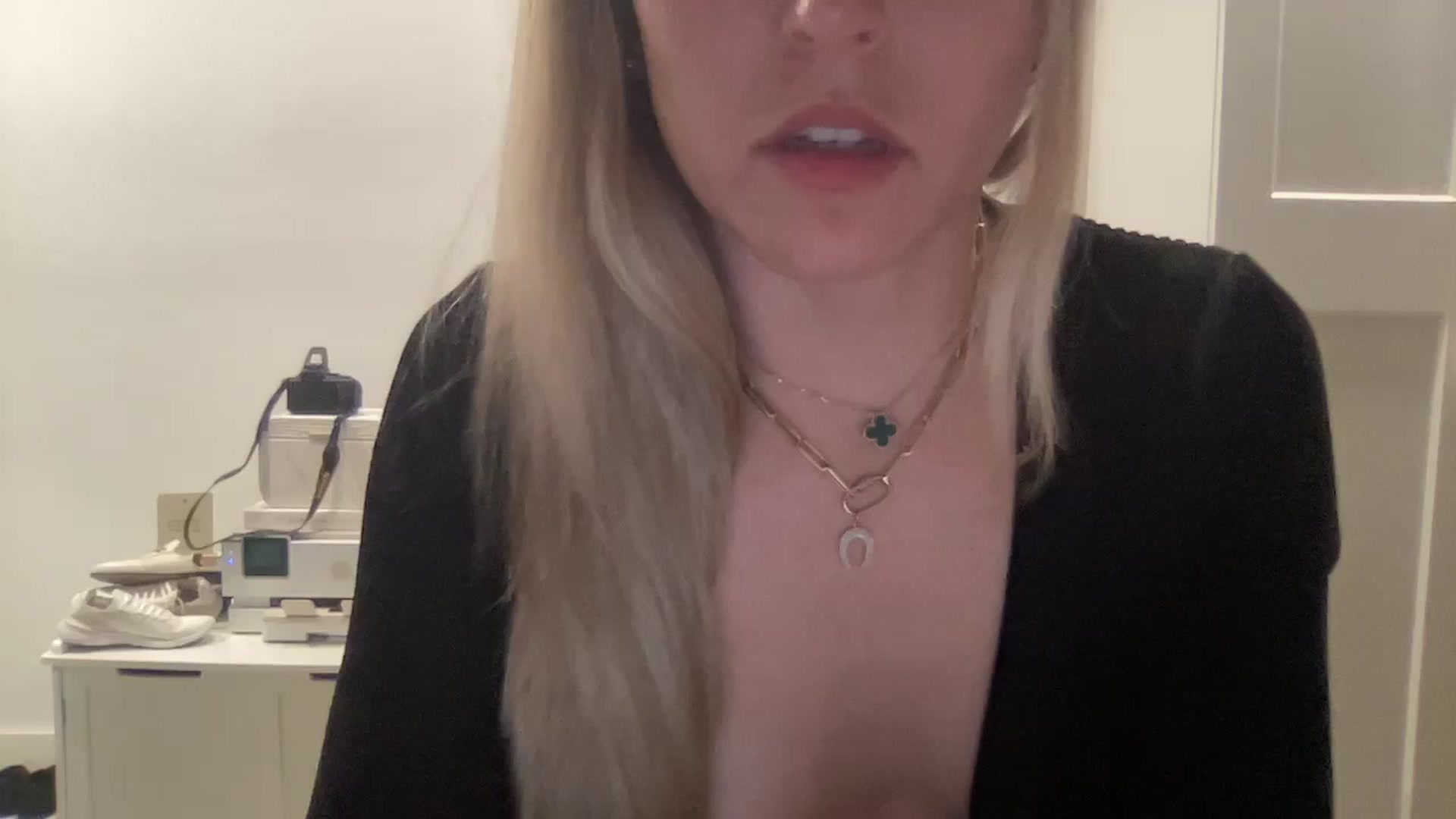 Gallery image thumbnail from cutiepiekayla's myfreecams stream on, 01/04/2024, 03:06 image 1 of 20