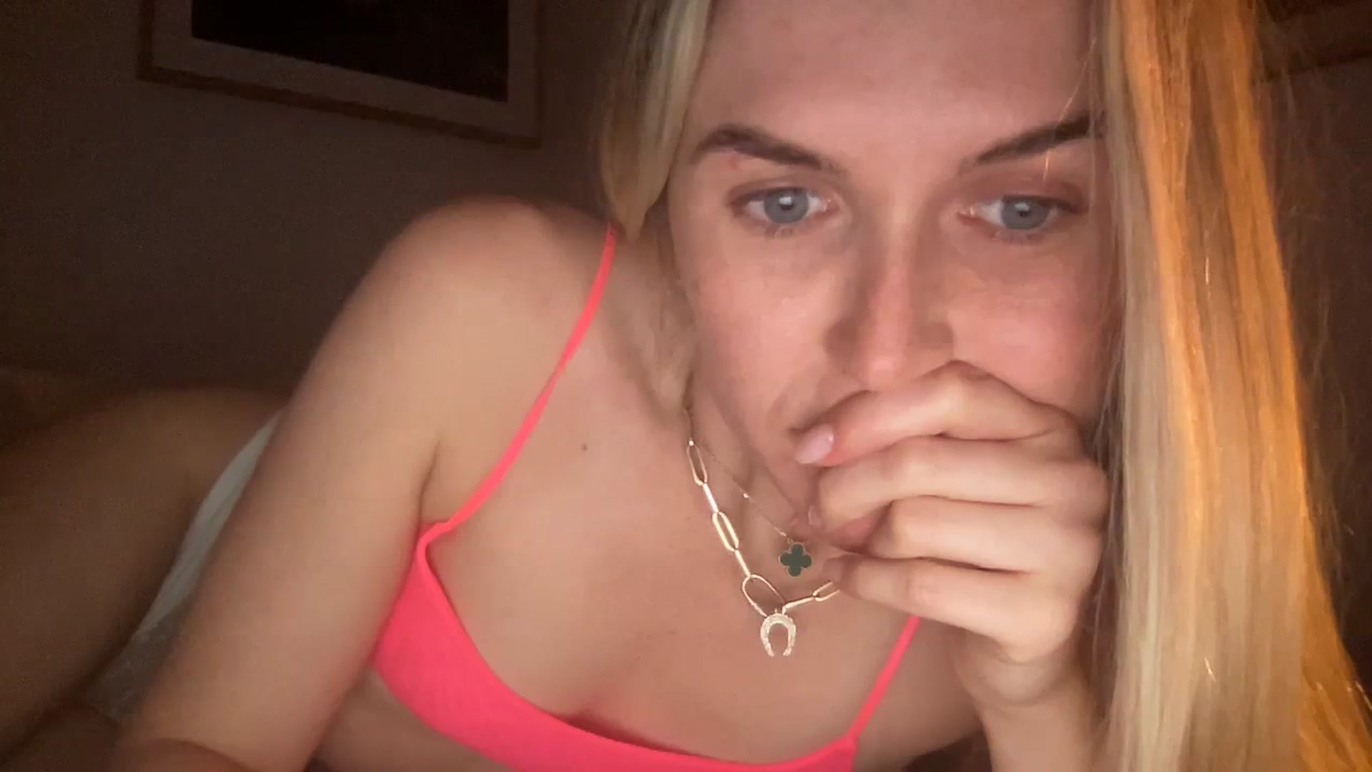 Gallery image thumbnail from cutiepiekayla's myfreecams stream on, 01/06/2024, 05:09 image 16 of 20