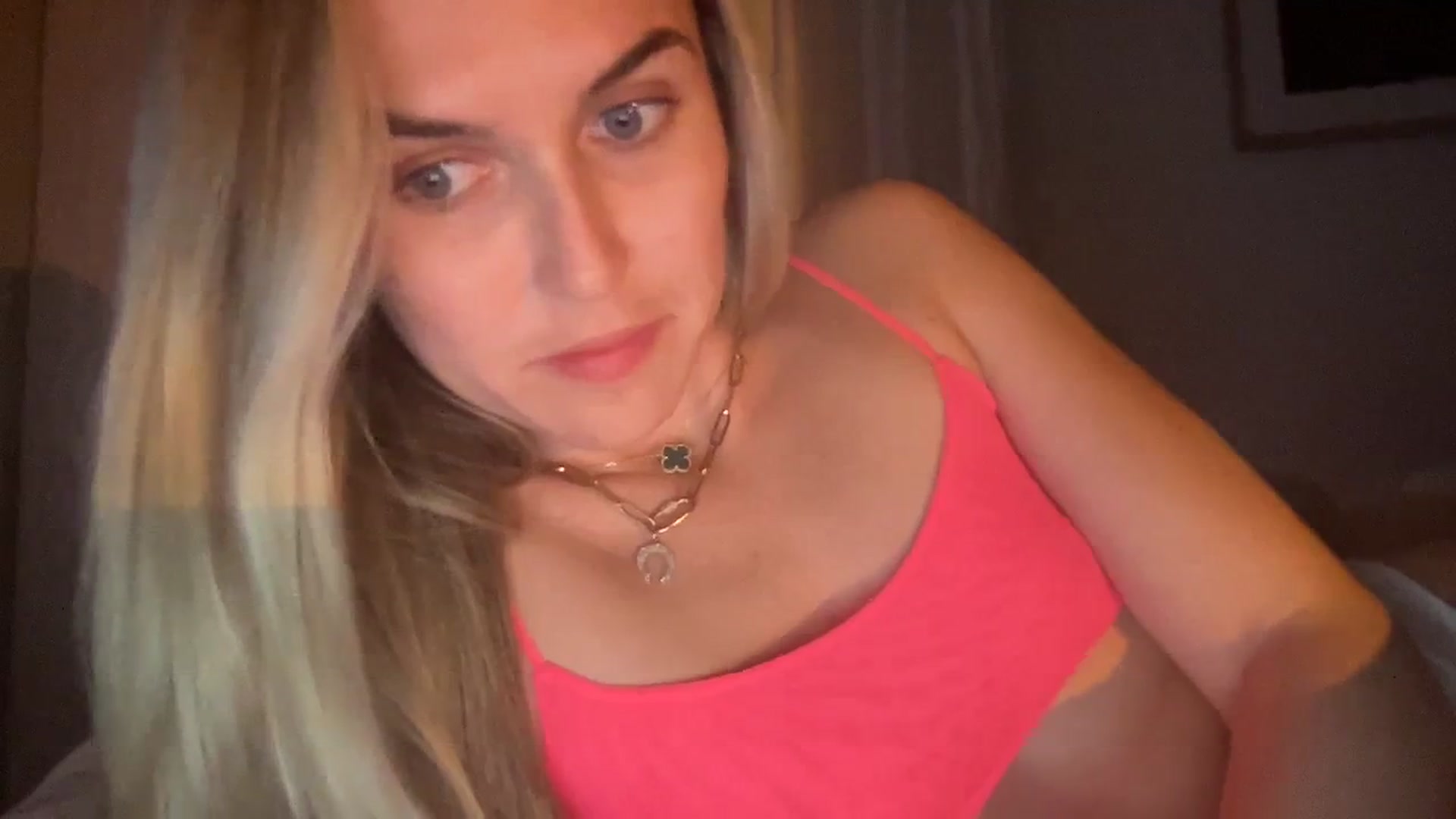 Gallery image thumbnail from cutiepiekayla's myfreecams stream on, 01/06/2024, 05:09 image 8 of 20