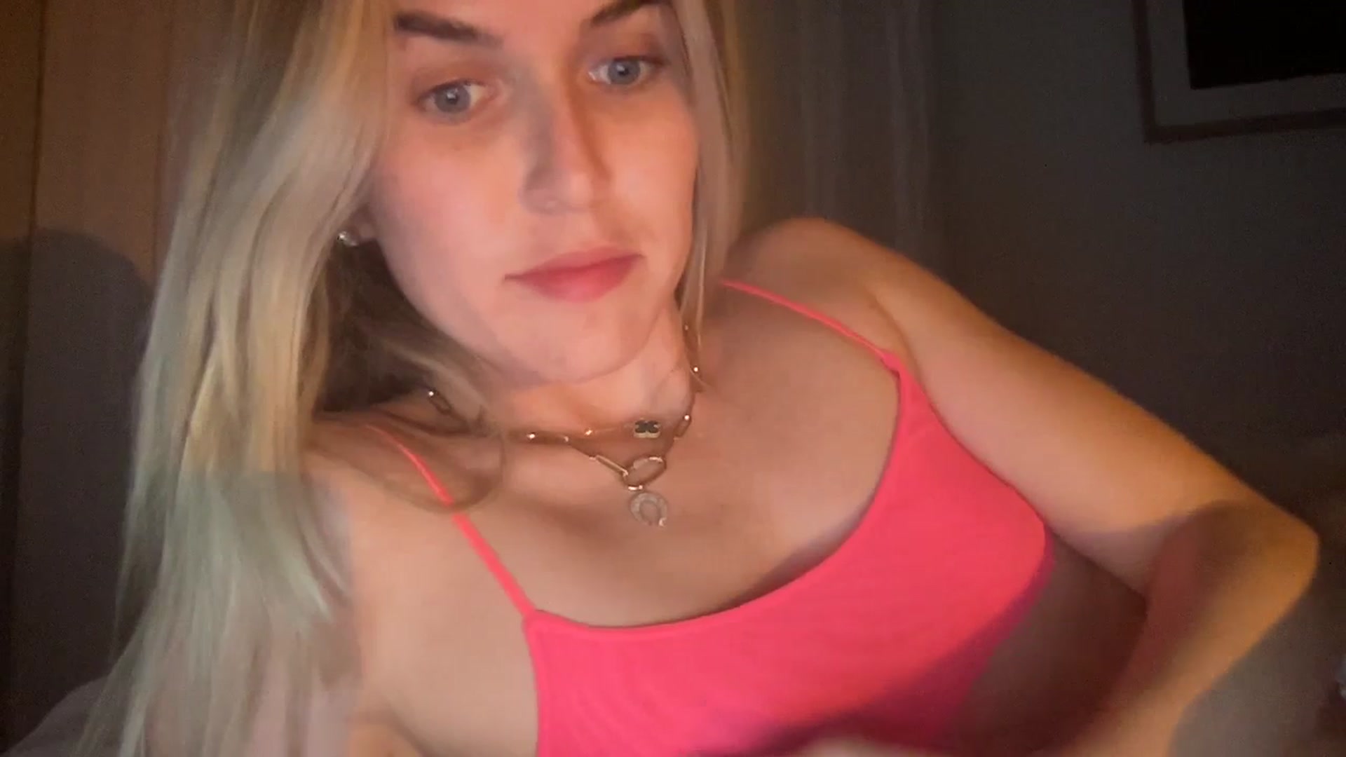 Gallery image thumbnail from cutiepiekayla's myfreecams stream on, 01/06/2024, 05:09 image 9 of 20