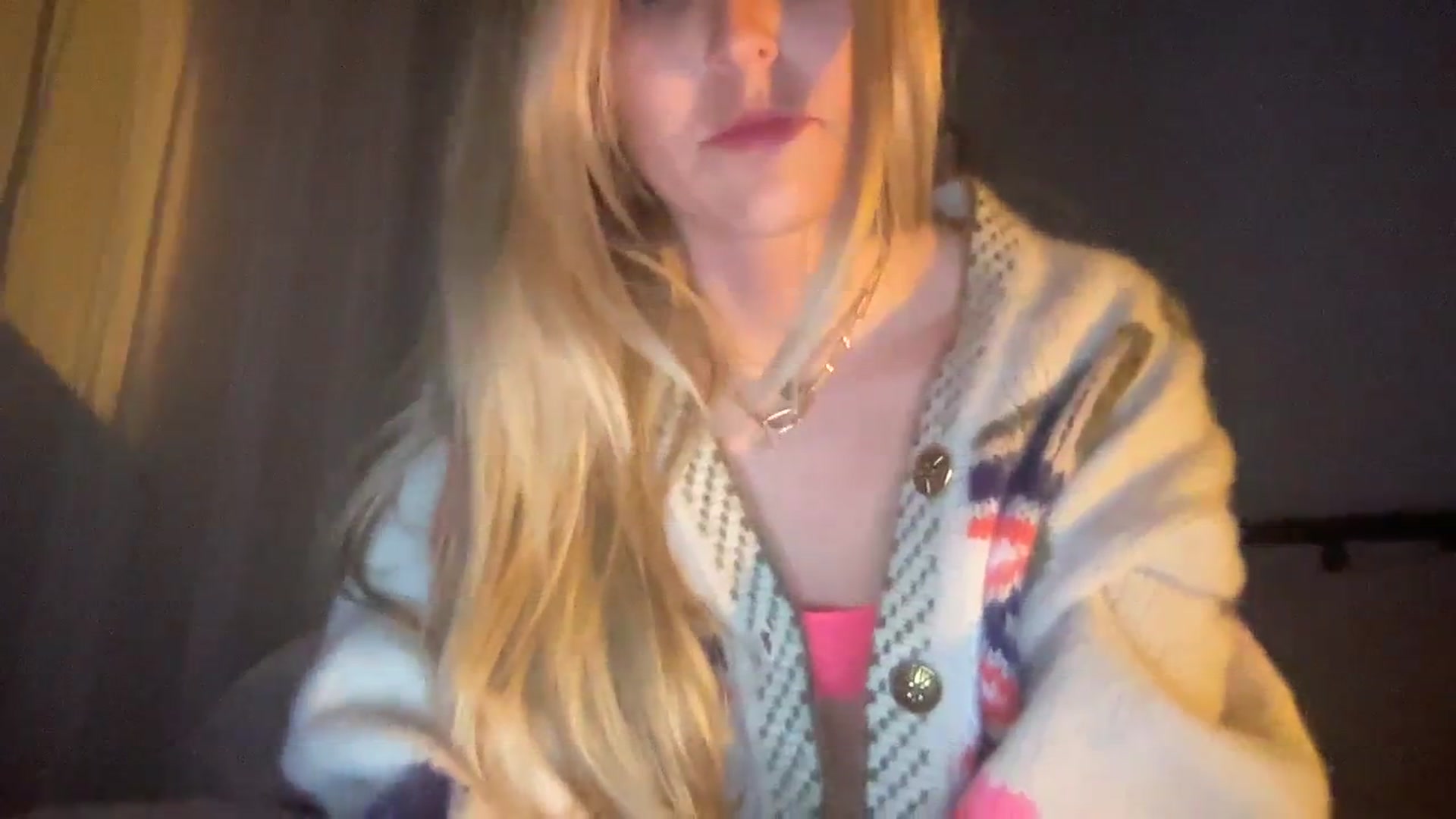 Gallery image thumbnail from cutiepiekayla's myfreecams stream on, 01/06/2024, 06:14 image 8 of 20
