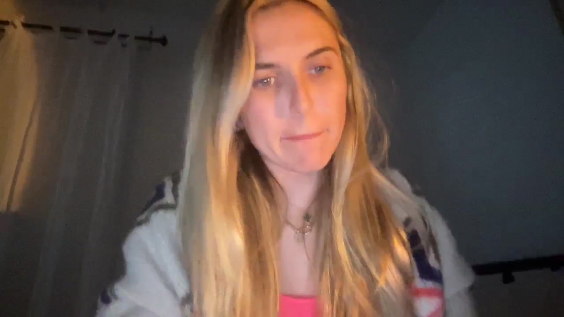 Gallery image thumbnail from cutiepiekayla's myfreecams stream on, 01/06/2024, 06:14 image 9 of 20