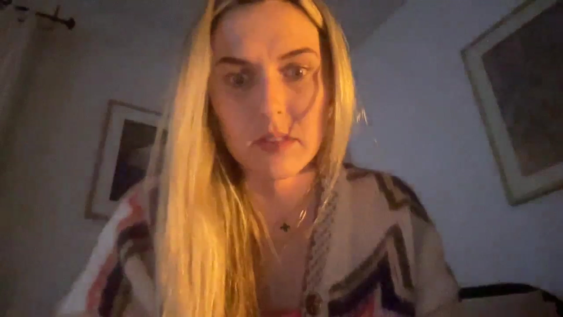 Gallery image thumbnail from cutiepiekayla's myfreecams stream on, 01/06/2024, 06:14 image 16 of 20