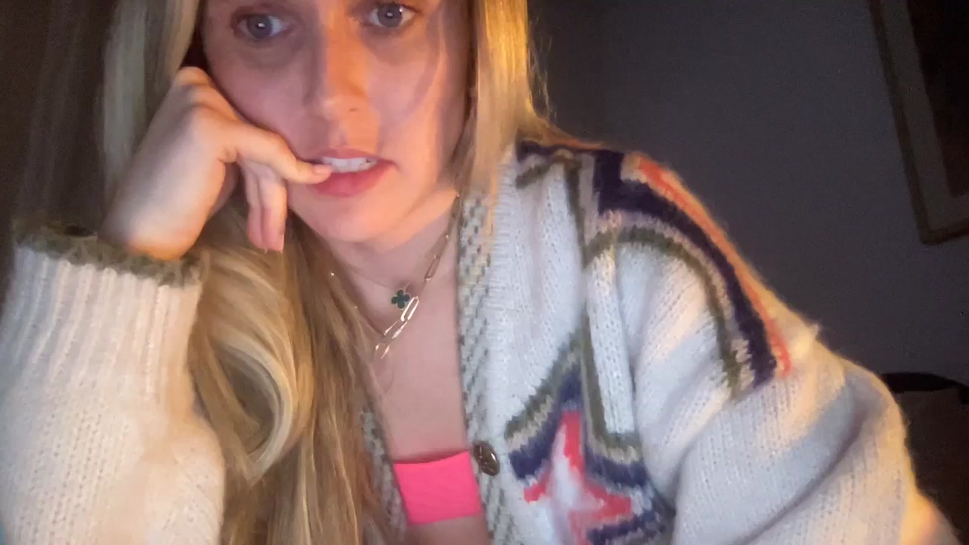 Gallery image thumbnail from cutiepiekayla's myfreecams stream on, 01/06/2024, 06:14 image 15 of 20