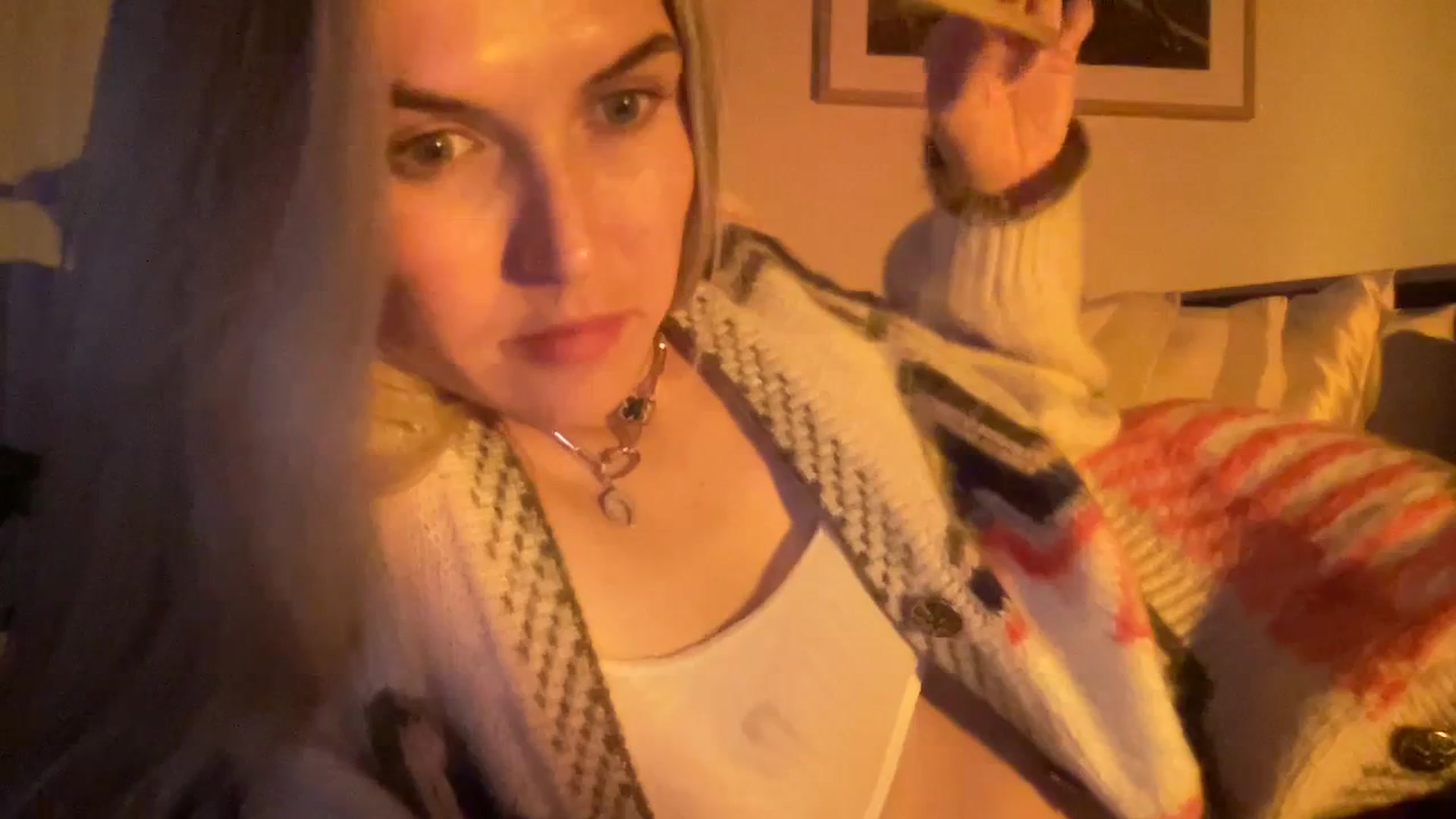 Gallery image thumbnail from cutiepiekayla's myfreecams stream on, 01/06/2024, 08:25 image 8 of 20