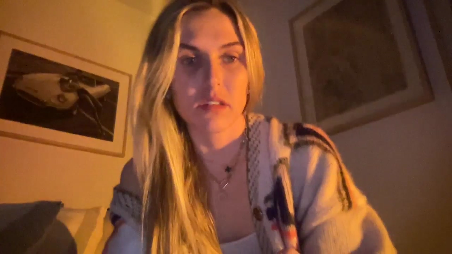 Gallery image thumbnail from cutiepiekayla's myfreecams stream on, 01/06/2024, 08:25 image 4 of 20