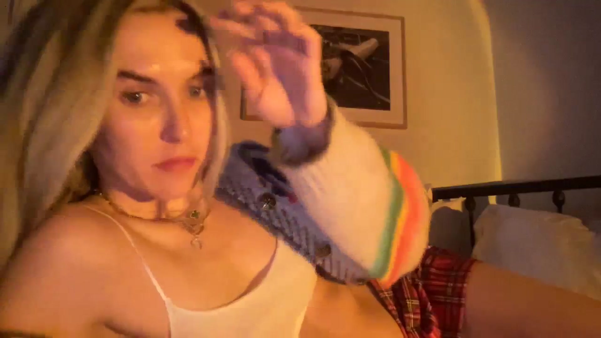 Gallery image thumbnail from cutiepiekayla's myfreecams stream on, 01/06/2024, 08:25 image 5 of 20