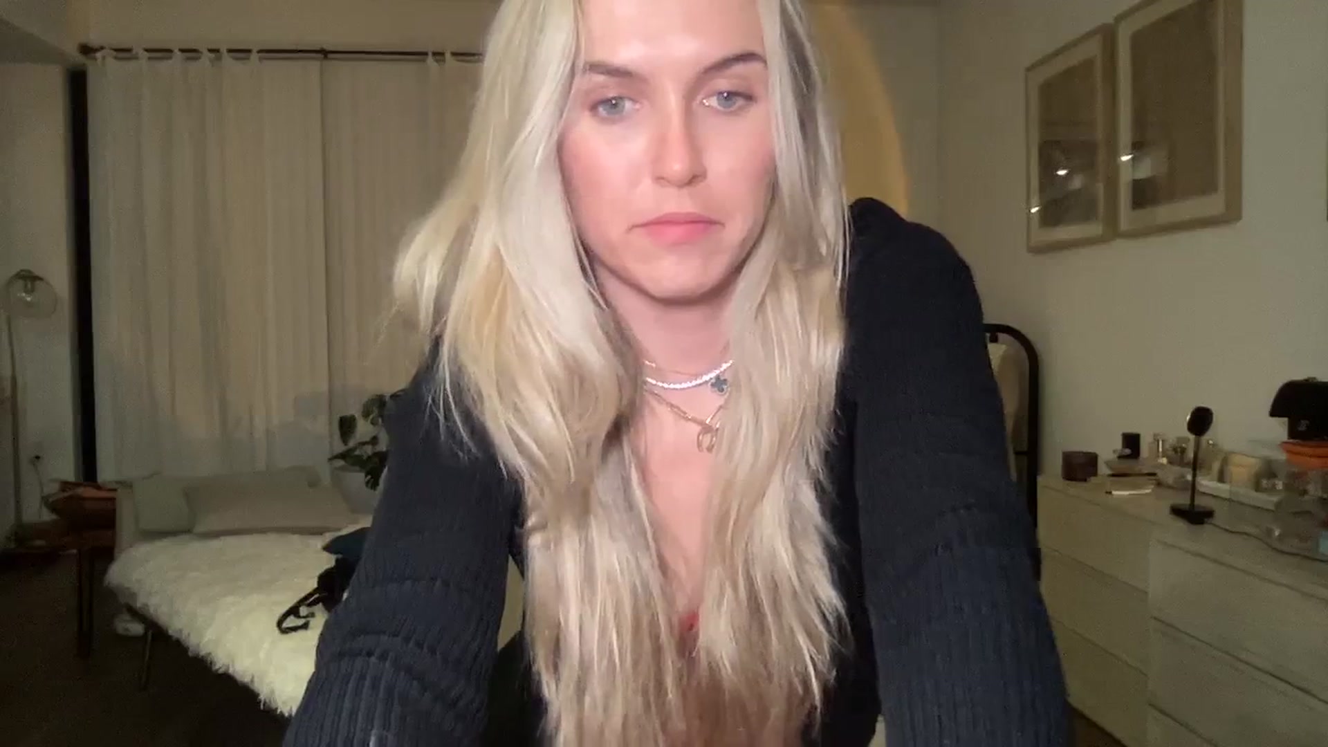 Gallery image thumbnail from cutiepiekayla's myfreecams stream on, 01/07/2024, 02:18 image 8 of 20