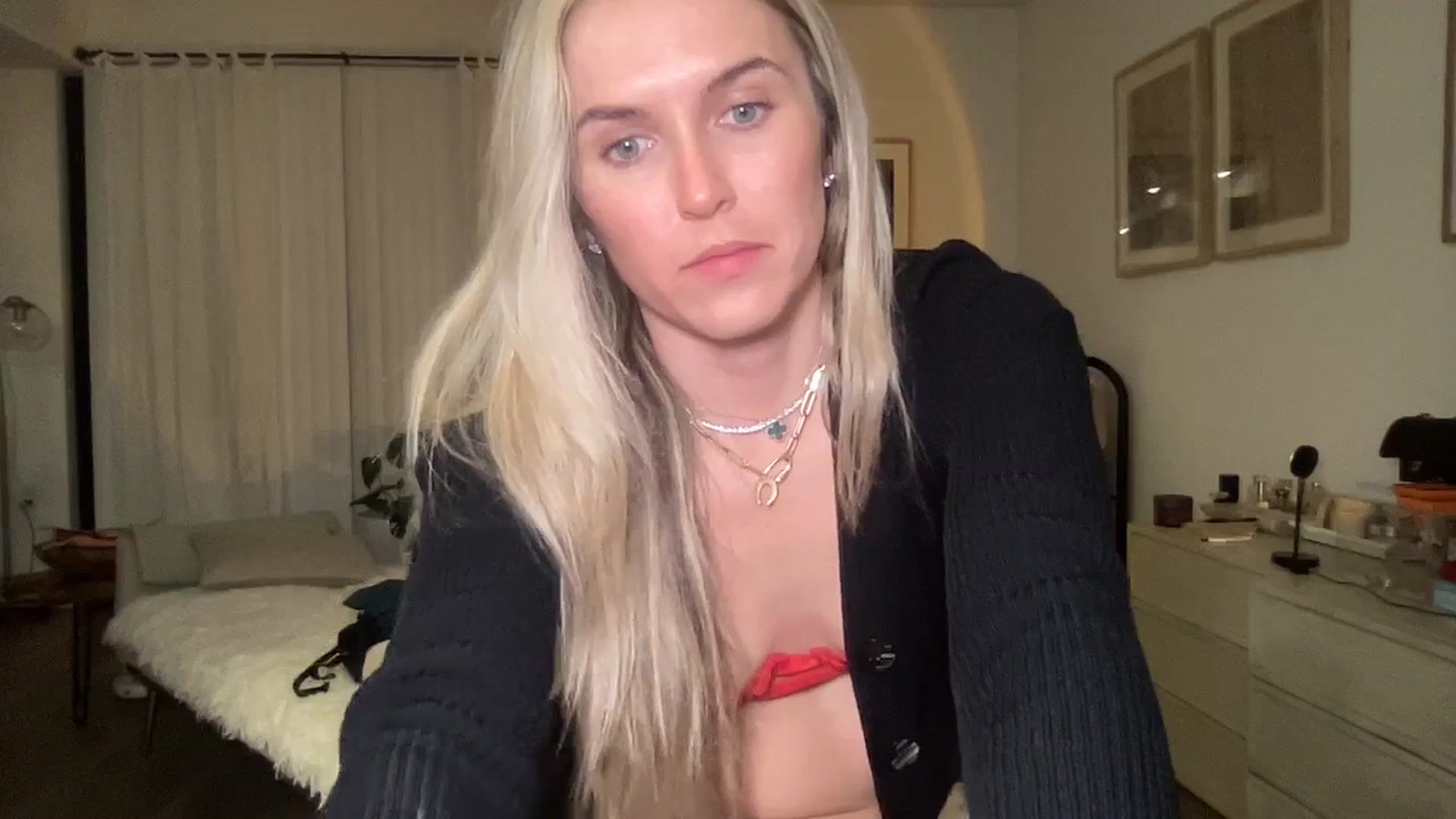 Gallery image thumbnail from cutiepiekayla's myfreecams stream on, 01/07/2024, 02:18 image 10 of 20