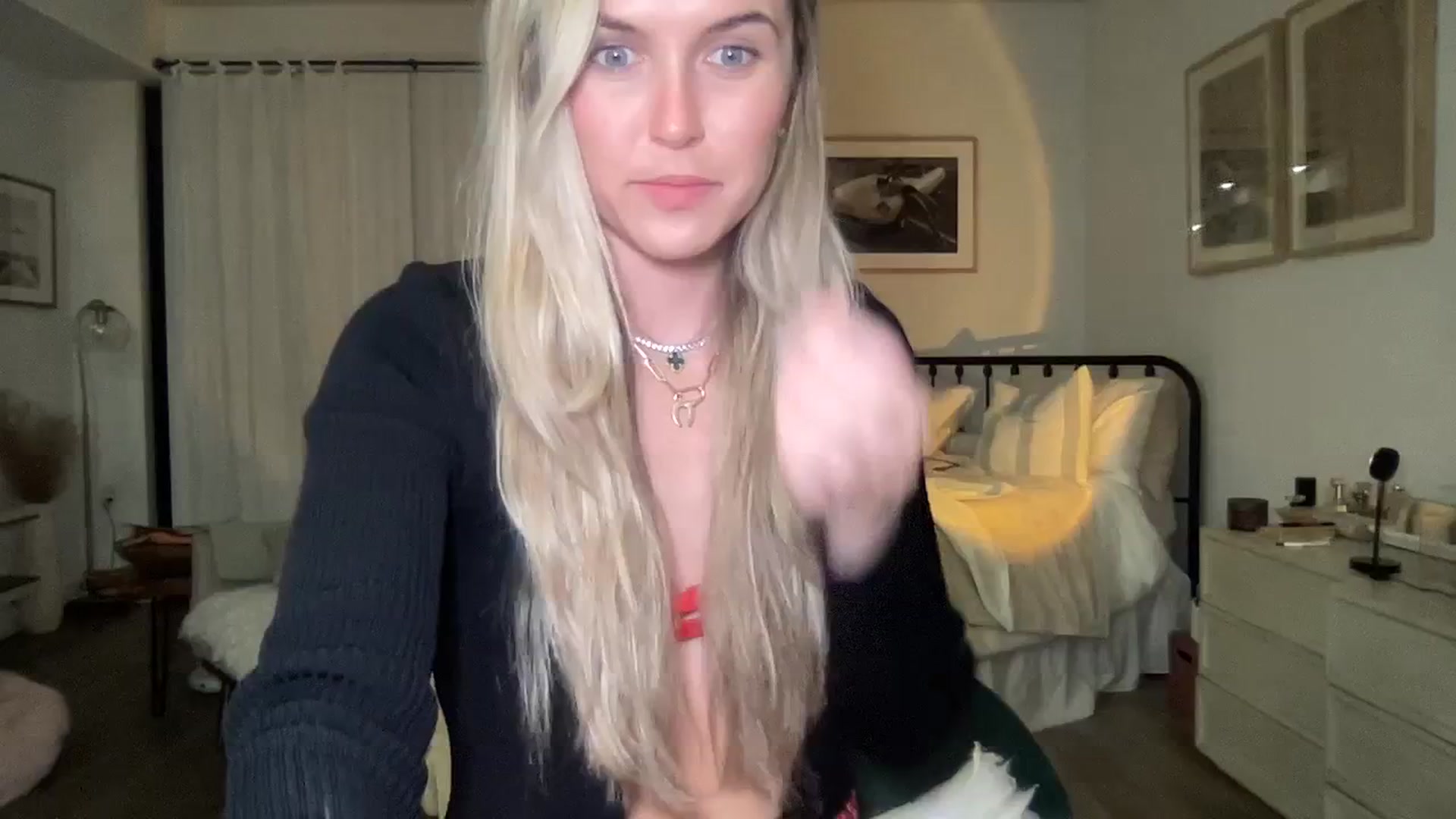 Gallery image thumbnail from cutiepiekayla's myfreecams stream on, 01/07/2024, 02:18 image 1 of 20