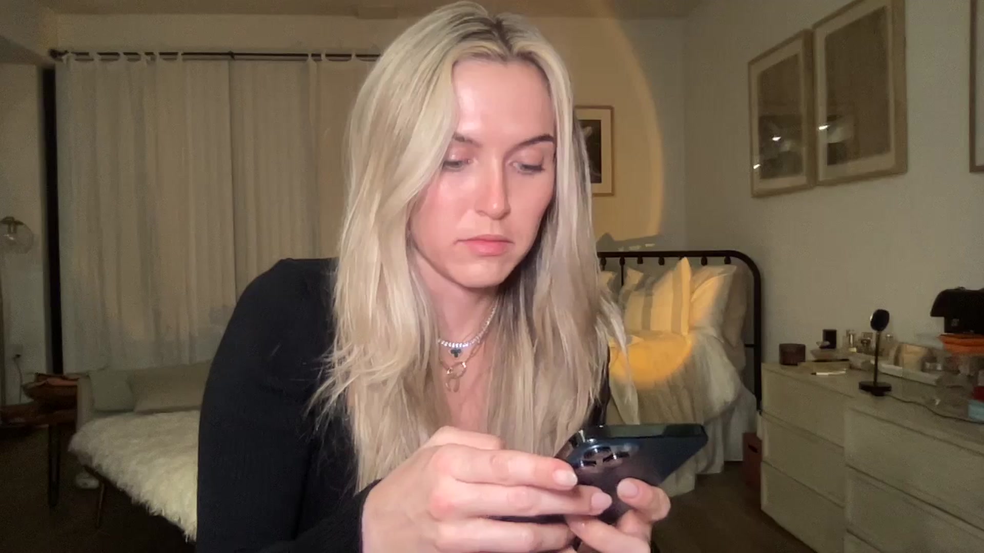 Gallery image thumbnail from cutiepiekayla's myfreecams stream on, 01/07/2024, 02:18 image 13 of 20