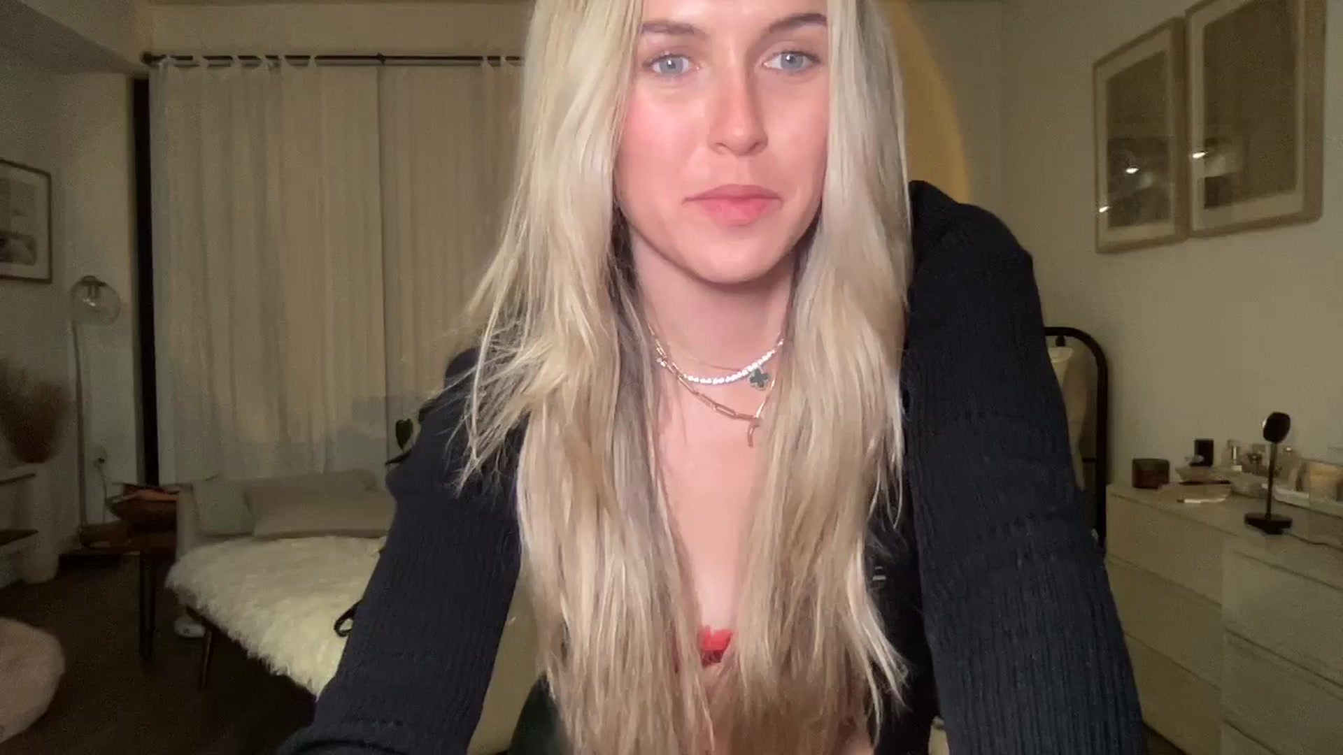 Gallery image thumbnail from cutiepiekayla's myfreecams stream on, 01/07/2024, 02:18 image 3 of 20