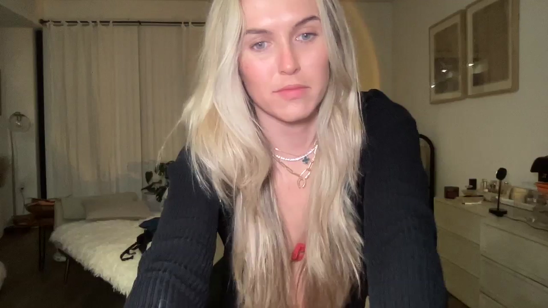 Gallery image thumbnail from cutiepiekayla's myfreecams stream on, 01/07/2024, 02:18 image 7 of 20