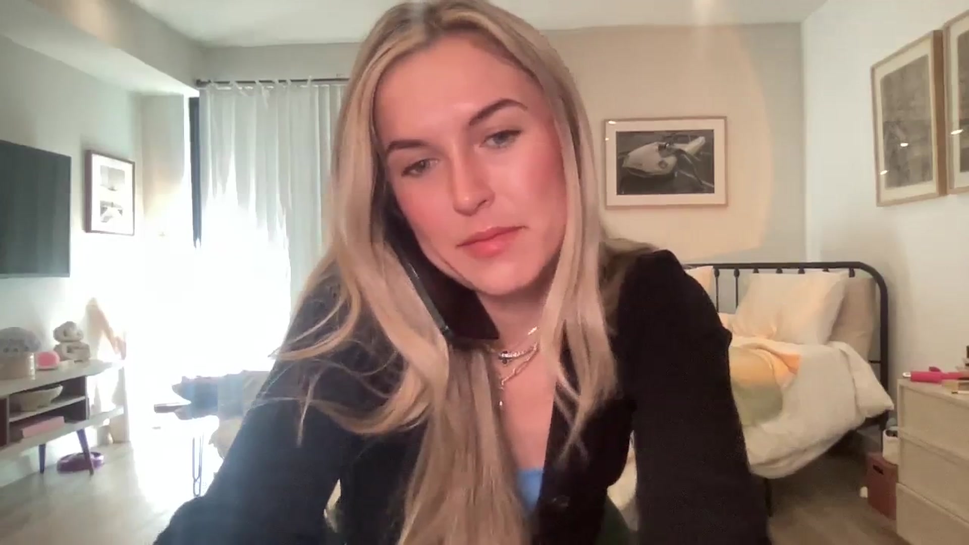 Gallery image thumbnail from cutiepiekayla's myfreecams stream on, 01/07/2024, 21:20 image 5 of 20