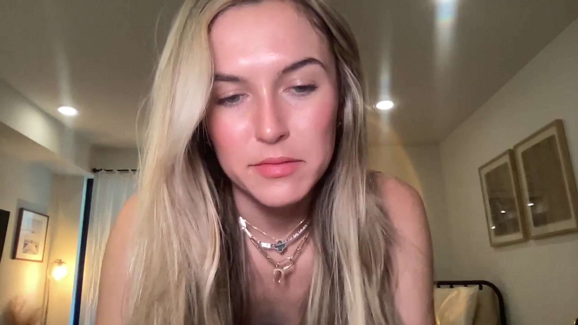 Gallery image thumbnail from cutiepiekayla's myfreecams stream on, 01/07/2024, 23:15 image 8 of 20