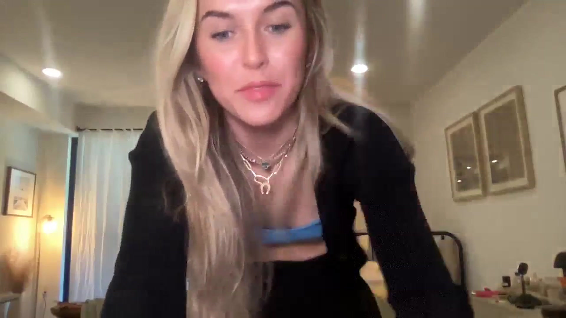 Gallery image thumbnail from cutiepiekayla's myfreecams stream on, 01/07/2024, 23:15 image 14 of 20