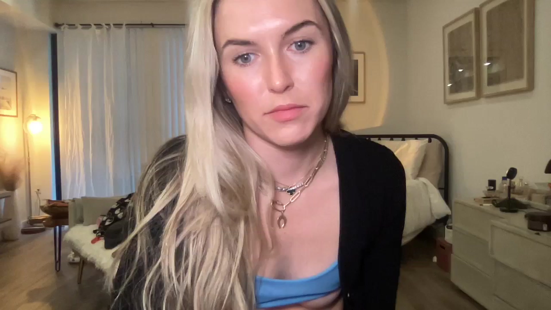 Gallery image thumbnail from cutiepiekayla's myfreecams stream on, 01/07/2024, 23:38 image 15 of 20