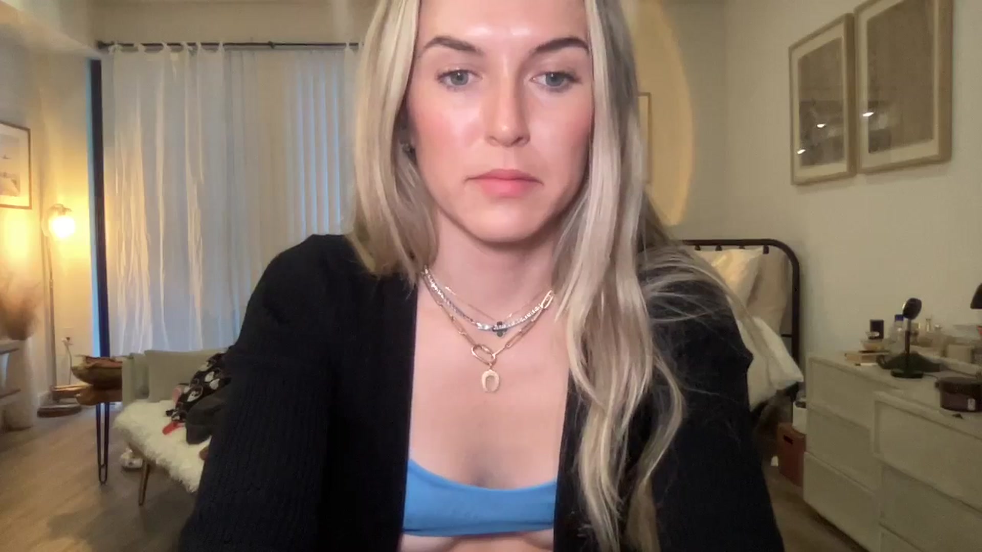 Gallery image thumbnail from cutiepiekayla's myfreecams stream on, 01/07/2024, 23:38 image 10 of 20