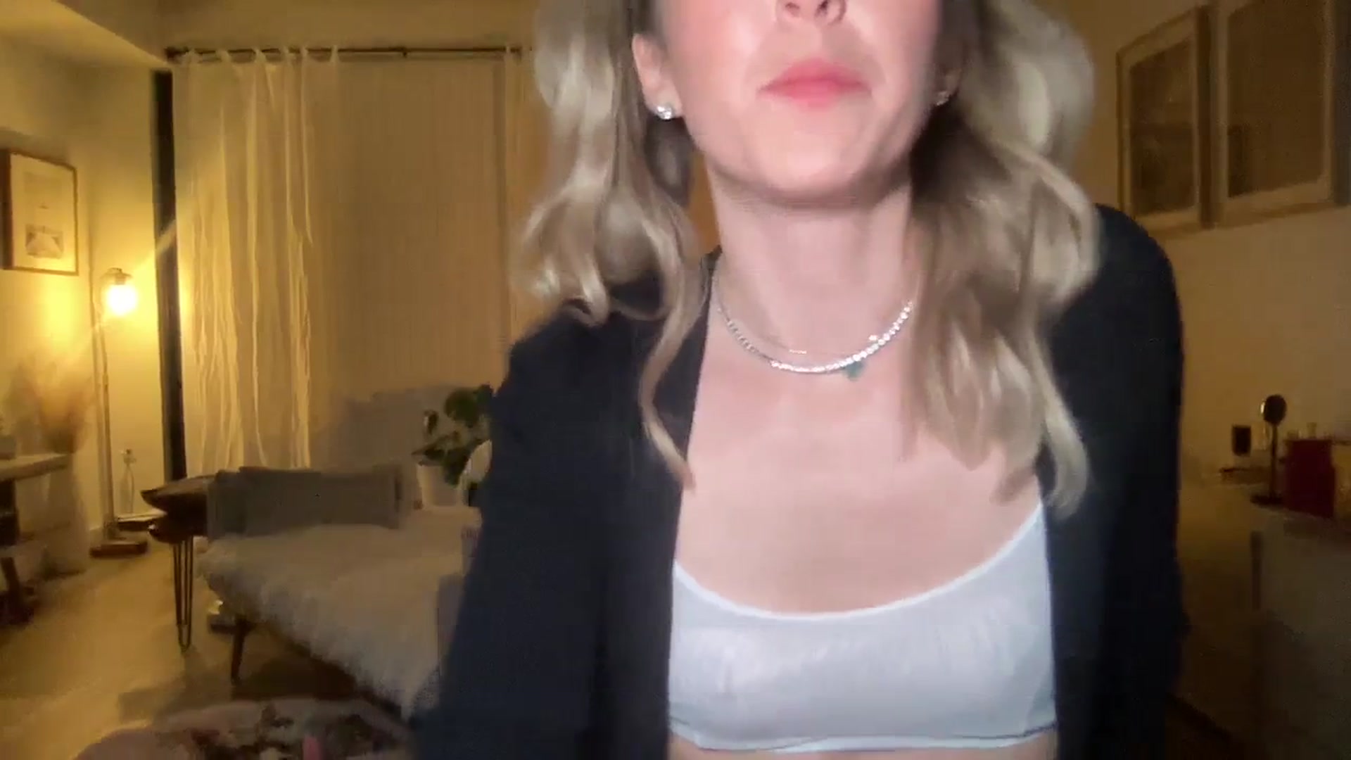 Gallery image thumbnail from cutiepiekayla's myfreecams stream on, 01/09/2024, 12:44 image 6 of 20