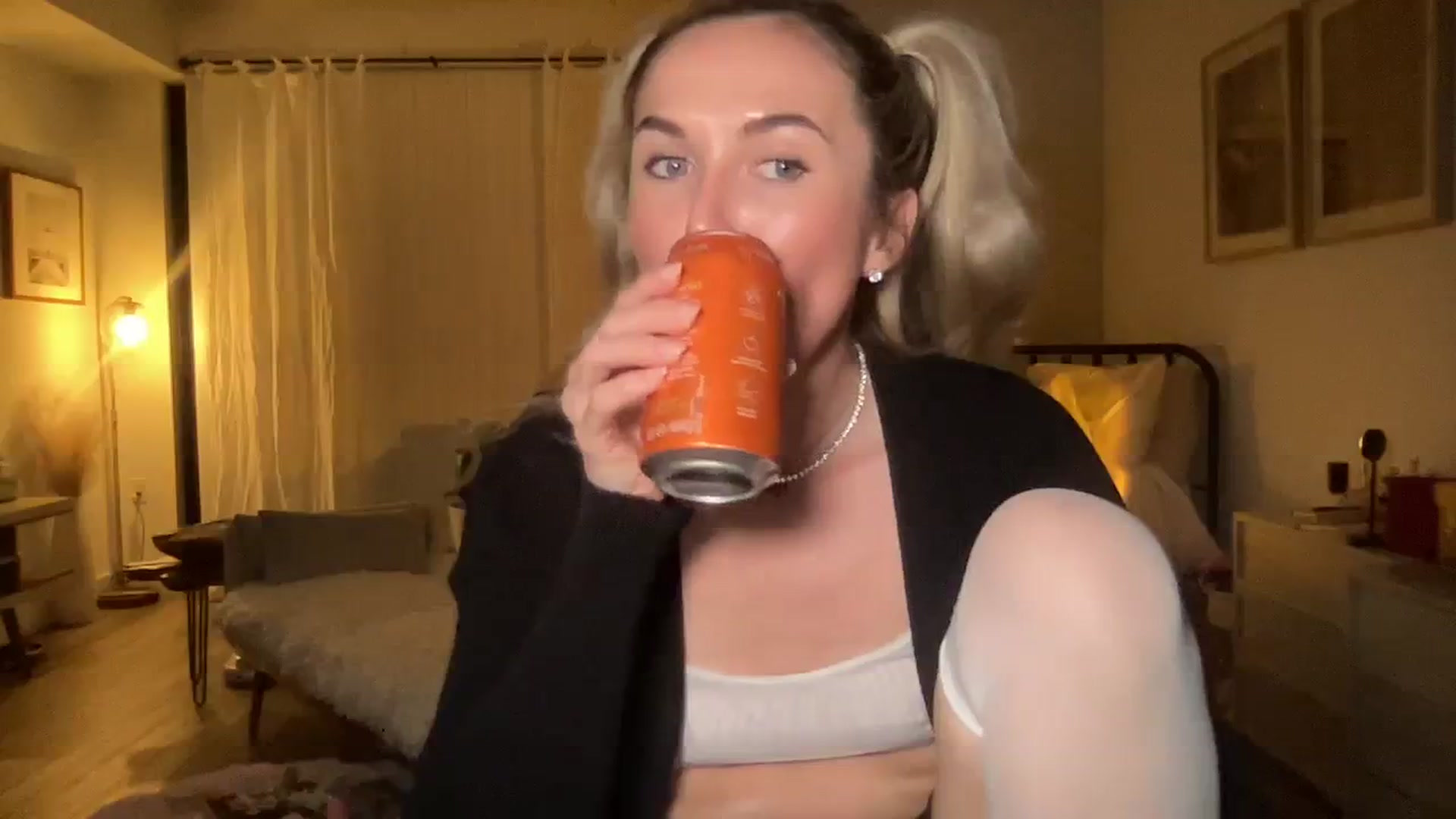 Gallery image thumbnail from cutiepiekayla's myfreecams stream on, 01/09/2024, 12:44 image 5 of 20