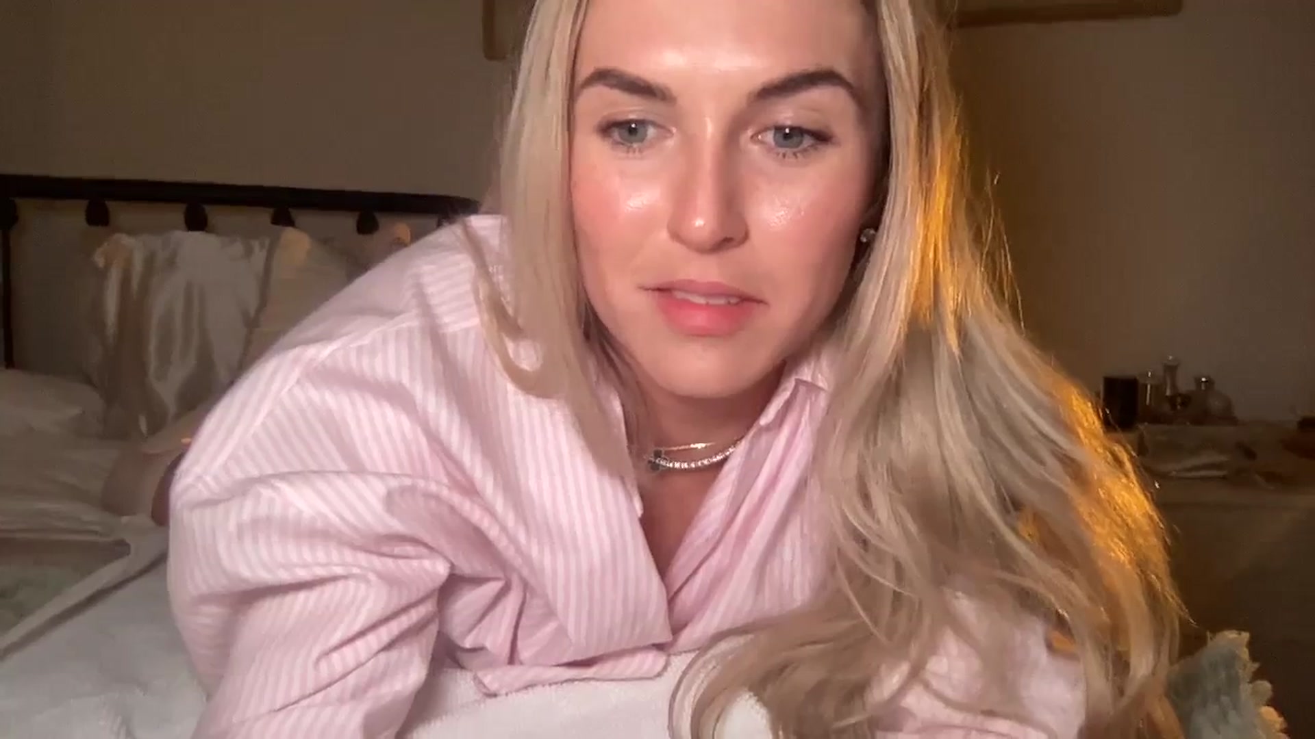 Gallery image thumbnail from cutiepiekayla's myfreecams stream on, 01/10/2024, 07:58 image 2 of 20