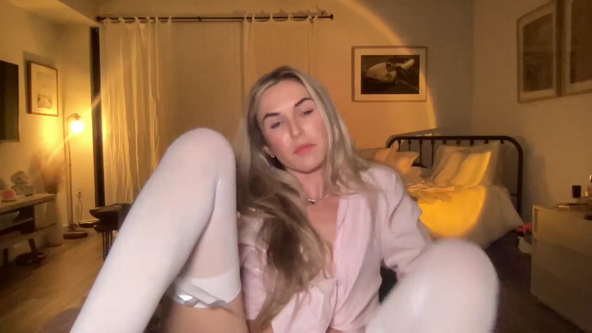 Gallery image thumbnail from cutiepiekayla's myfreecams stream on, 01/10/2024, 07:58 image 9 of 20