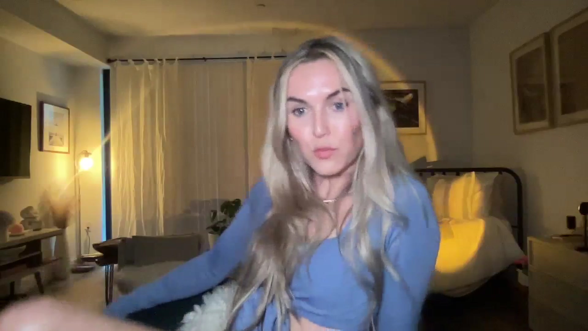 Gallery image thumbnail from cutiepiekayla's myfreecams stream on, 01/11/2024, 24:33 image 16 of 20