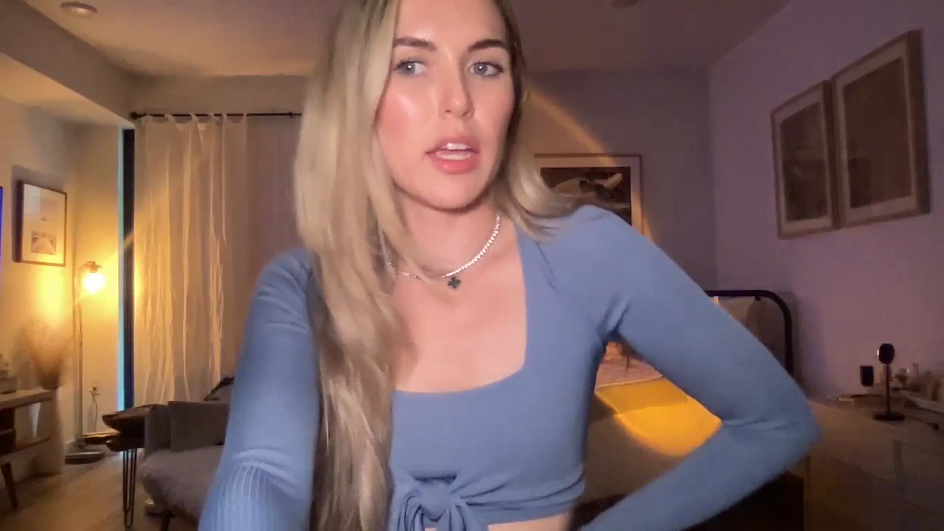 Gallery image thumbnail from cutiepiekayla's myfreecams stream on, 01/11/2024, 24:33 image 11 of 20
