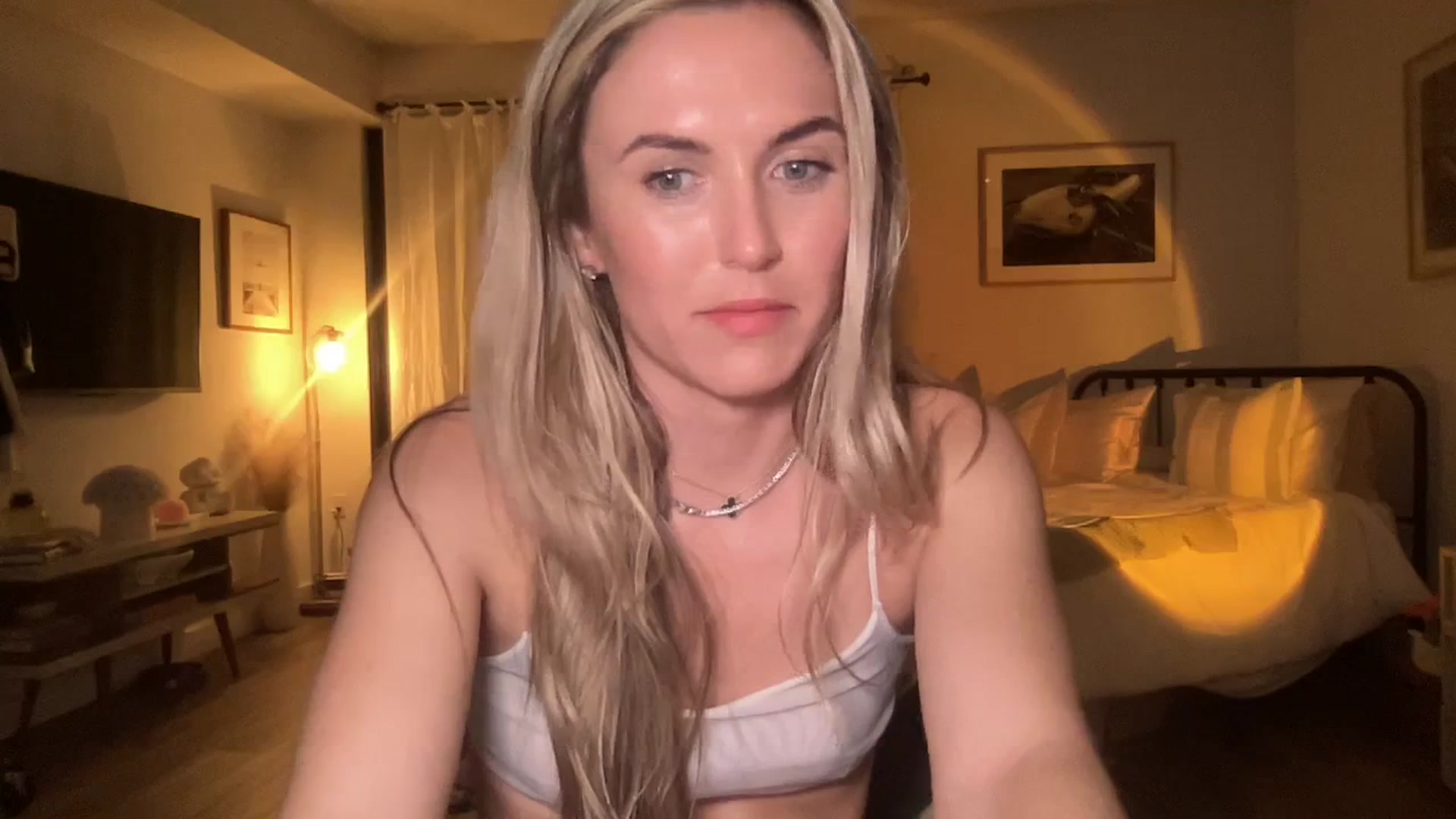 Gallery image thumbnail from cutiepiekayla's myfreecams stream on, 01/11/2024, 03:49 image 14 of 20