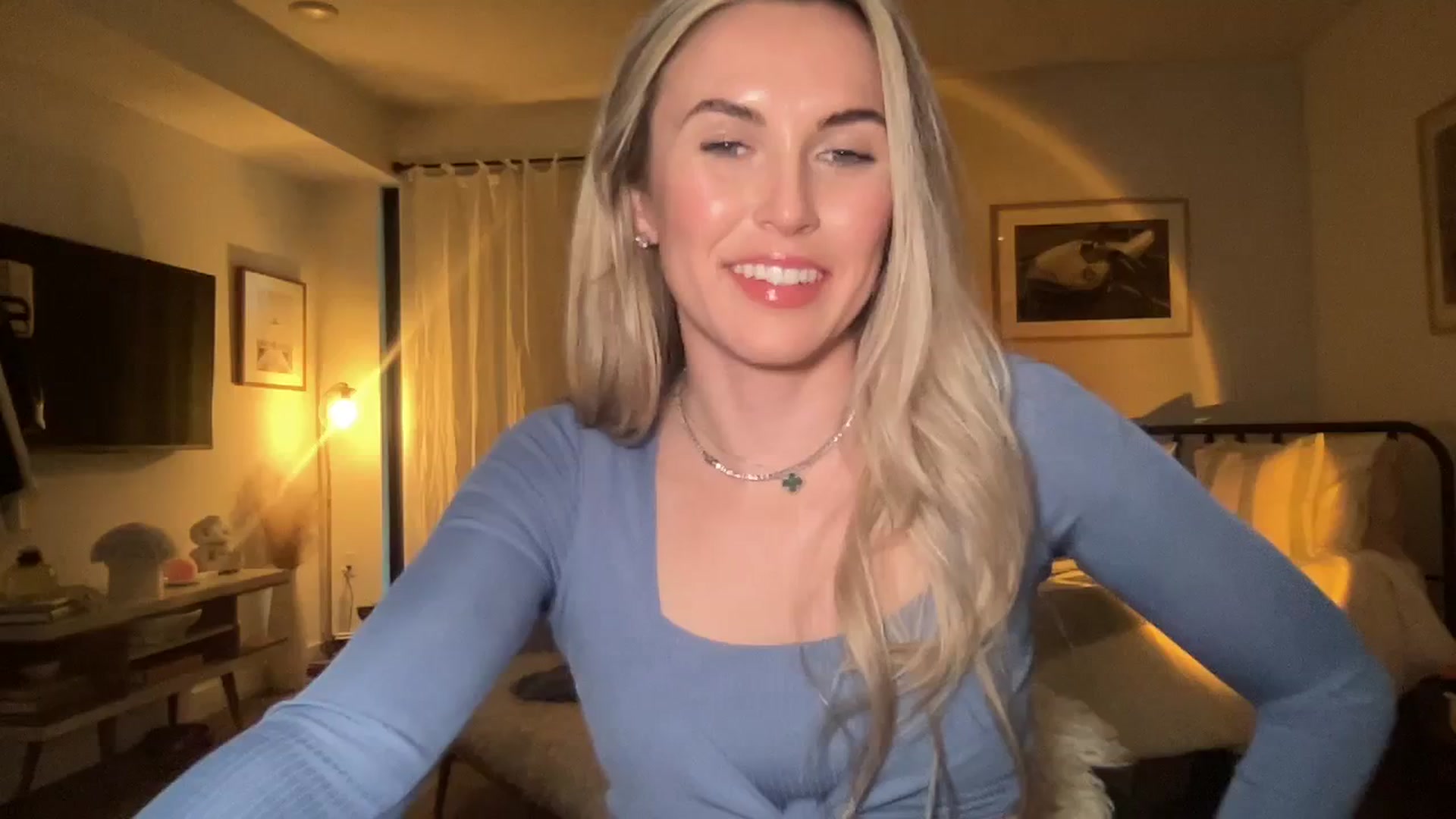 Gallery image thumbnail from cutiepiekayla's myfreecams stream on, 01/11/2024, 03:49 image 1 of 20