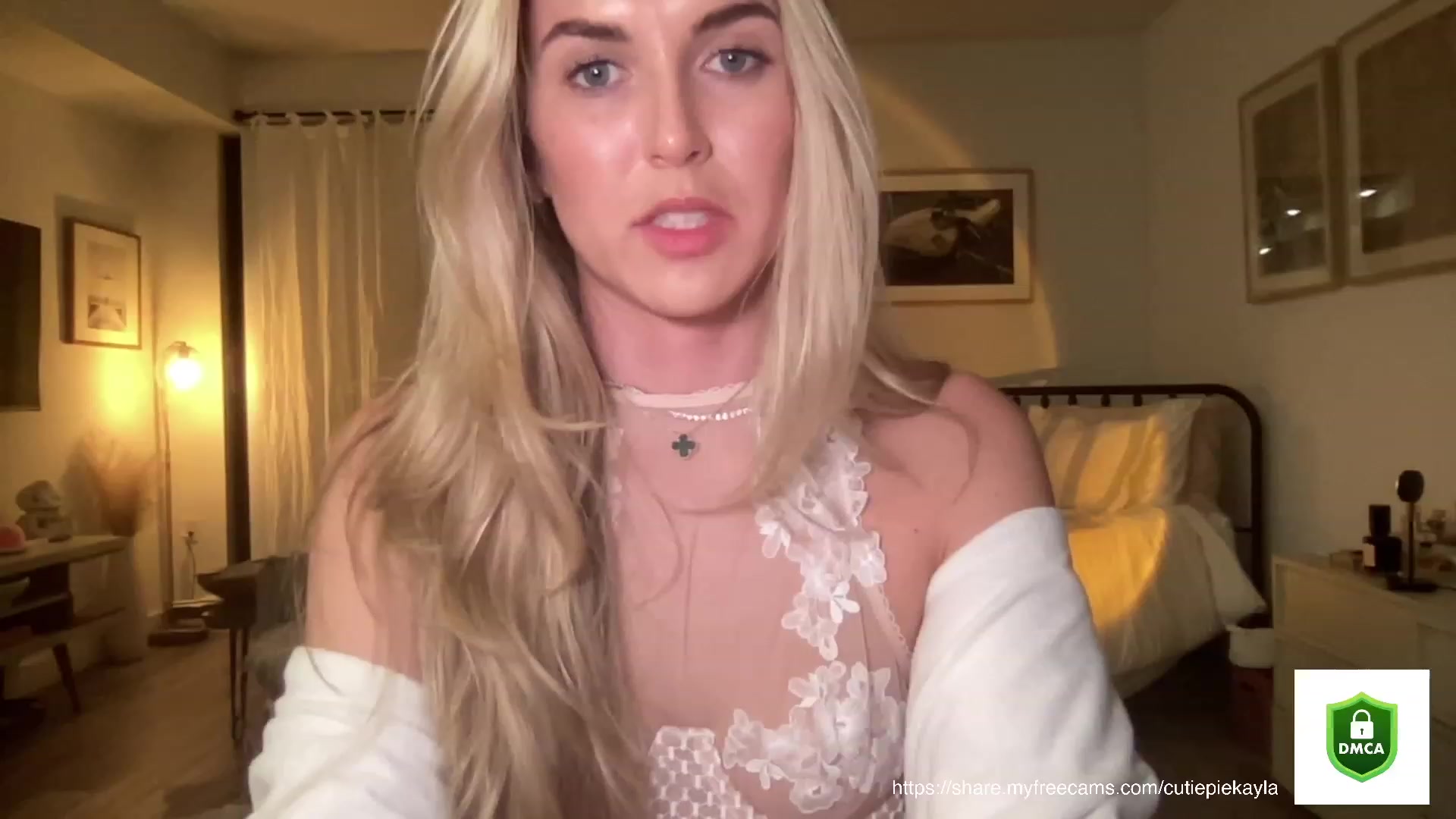 Gallery image thumbnail from cutiepiekayla's myfreecams stream on, 01/12/2024, 06:06 image 20 of 20