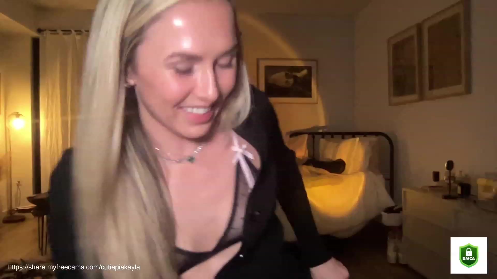 Gallery image thumbnail from cutiepiekayla's myfreecams stream on, 01/13/2024, 05:06 image 10 of 20
