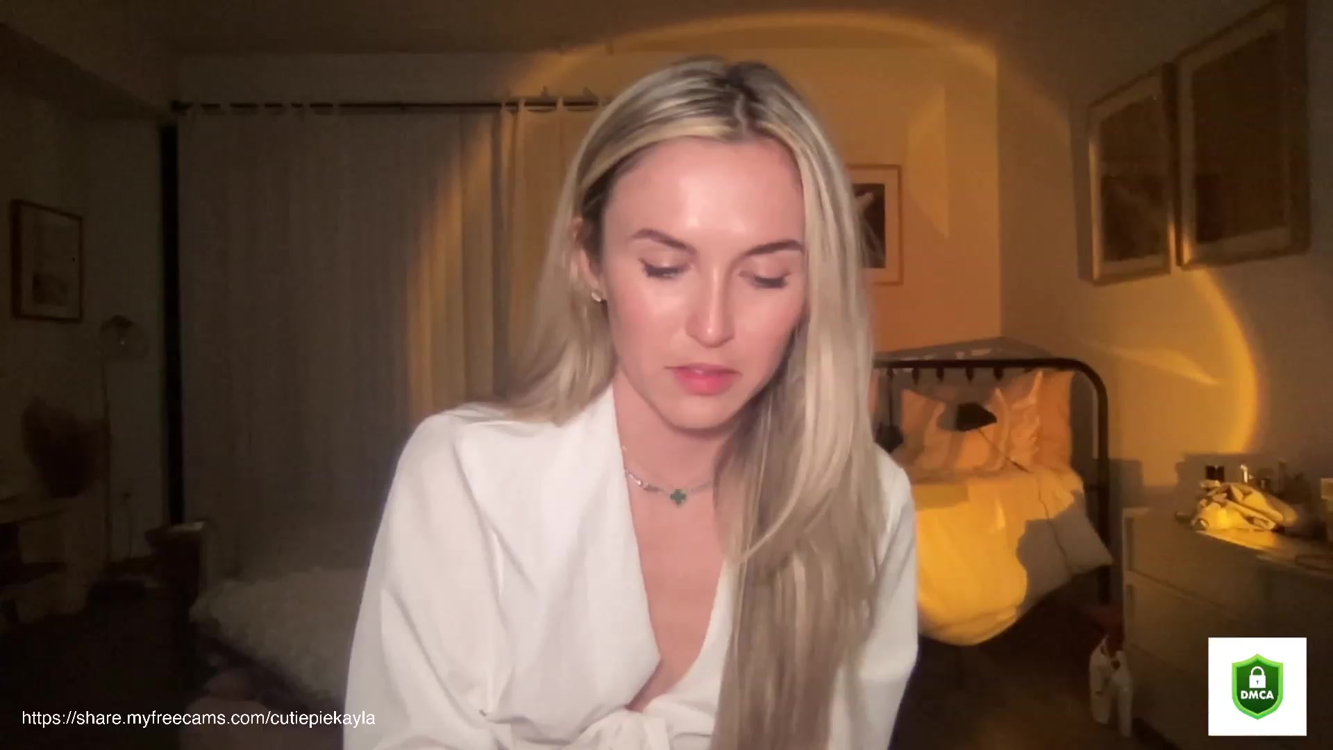 Gallery image thumbnail from cutiepiekayla's myfreecams stream on, 01/14/2024, 03:01 image 3 of 20