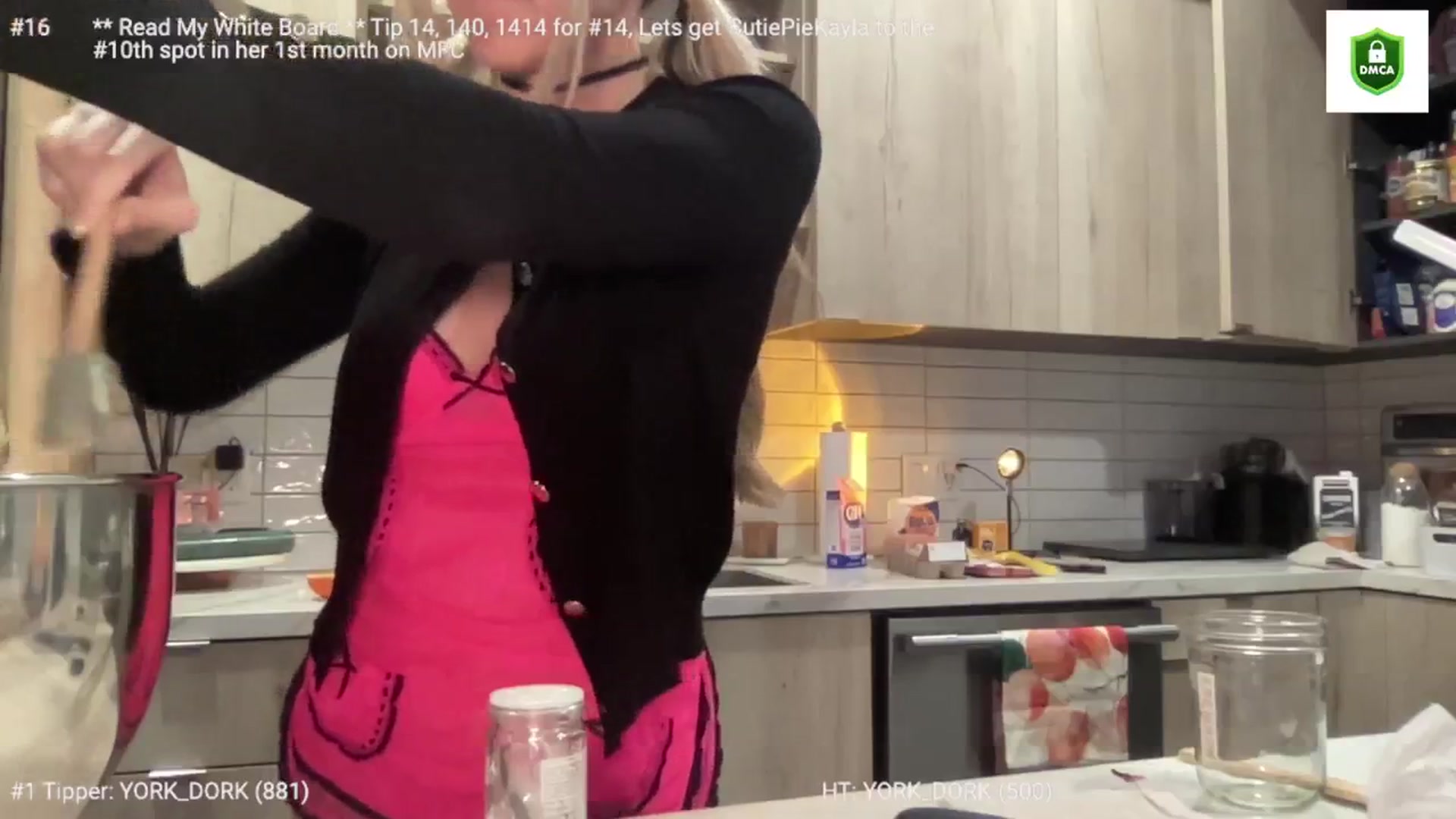 Gallery image thumbnail from cutiepiekayla's myfreecams stream on, 01/19/2024, 04:58 image 3 of 20